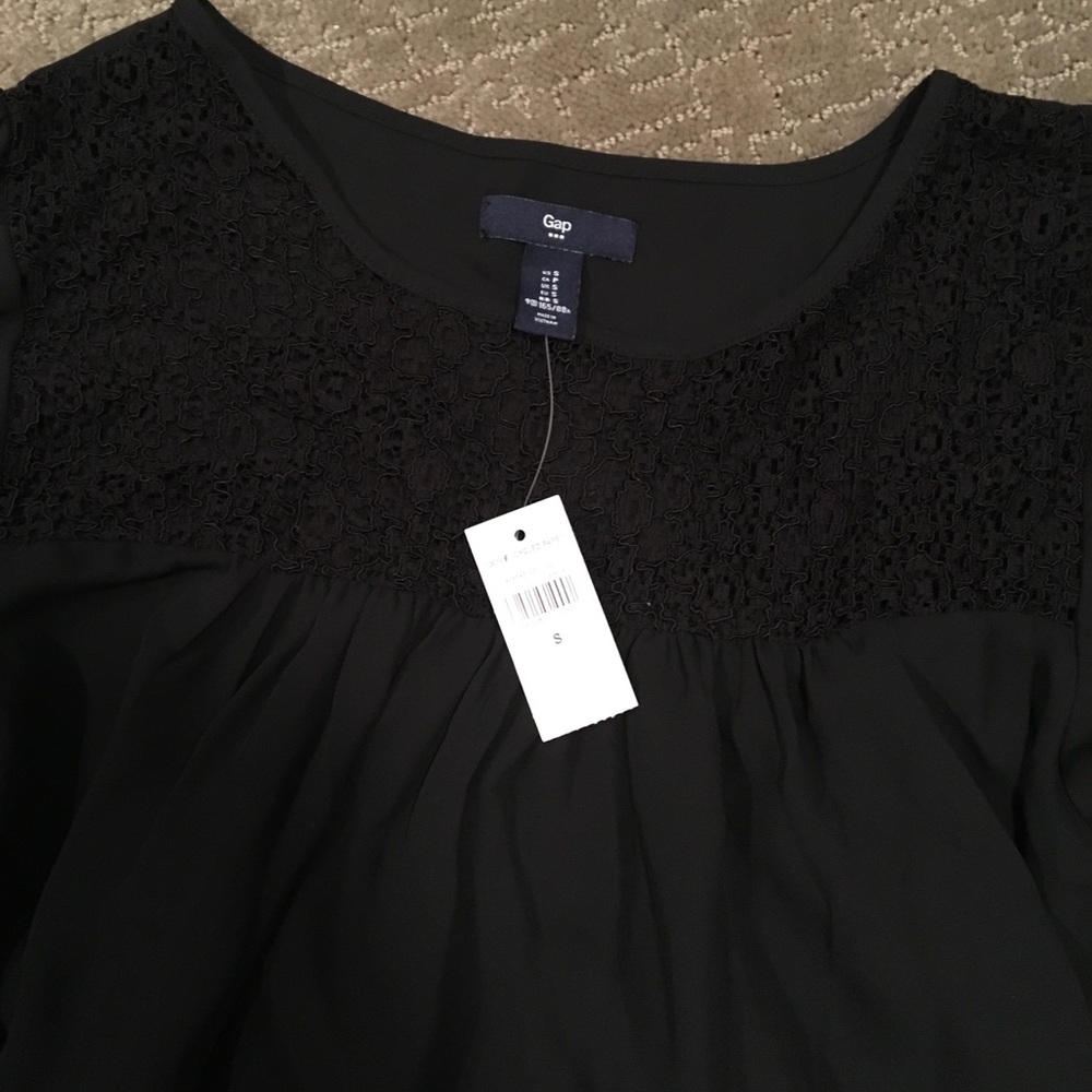 Women’s Gap Blouse with Lace